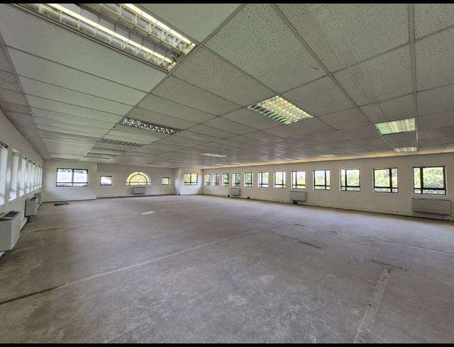 313M² OFFICE TO LET IN HYDE PARK
